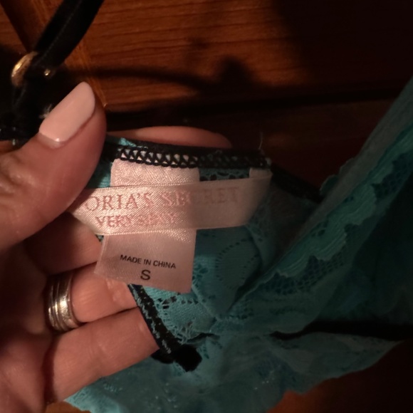 Victoria’s Secret - Picture 3 of 8